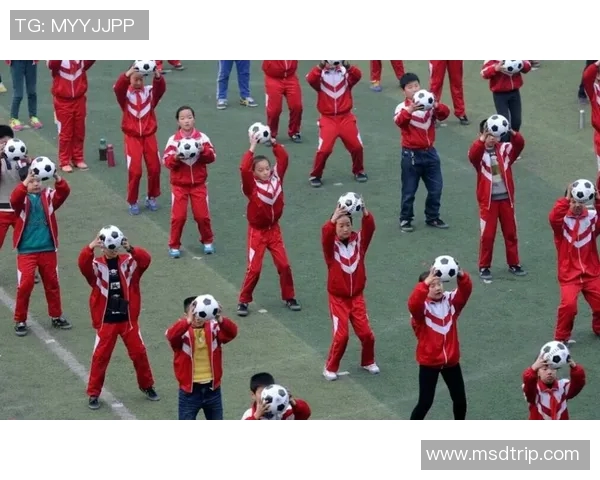 篮球足球明星齐聚大街展现风采引发粉丝热潮与城市活力交融